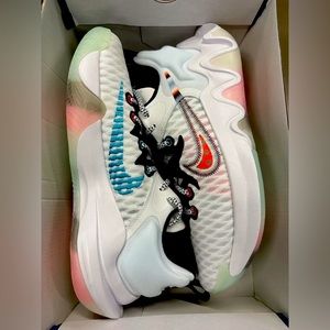 NIKE SNEAKERS